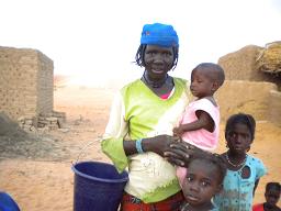 20090509-burkina faso 081family at desert.JPG